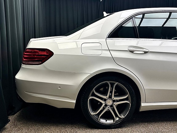 Mercedes-Benz E220 8 of 28