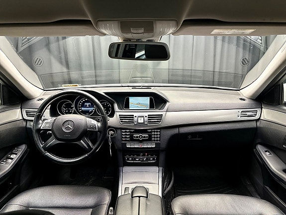 Mercedes-Benz E220 23 of 28