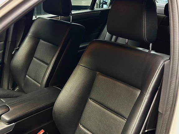 Mercedes-Benz E220 18 of 28