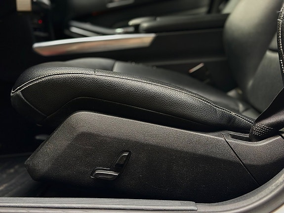 Mercedes-Benz E220 17 of 28