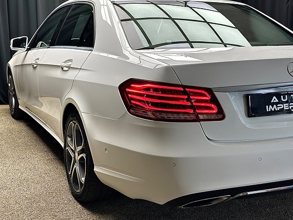 Mercedes-Benz E220 13 of 28