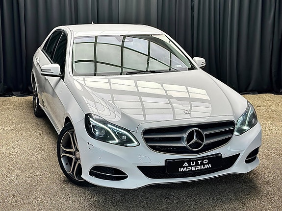 Mercedes-Benz E220 2 of 28