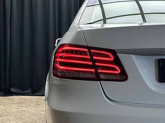 Mercedes-Benz E220 14 of 28