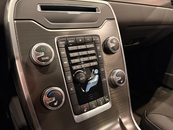 Volvo XC70 23 of 30