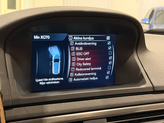 Volvo XC70 26 of 30
