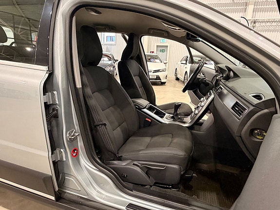 Volvo XC70 13 of 30