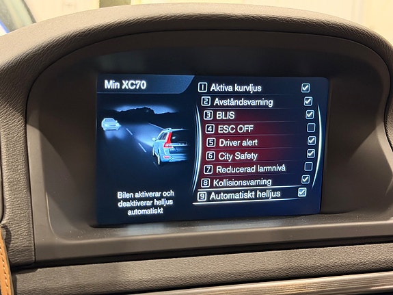 Volvo XC70 28 of 30