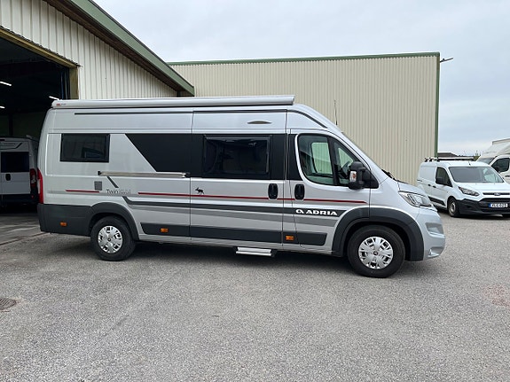Adria Twin 640 SLX Platinum / Långbädd