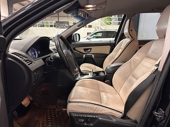 Volvo XC90 11 of 26