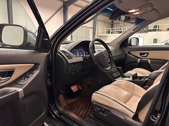 Volvo XC90 13 of 26