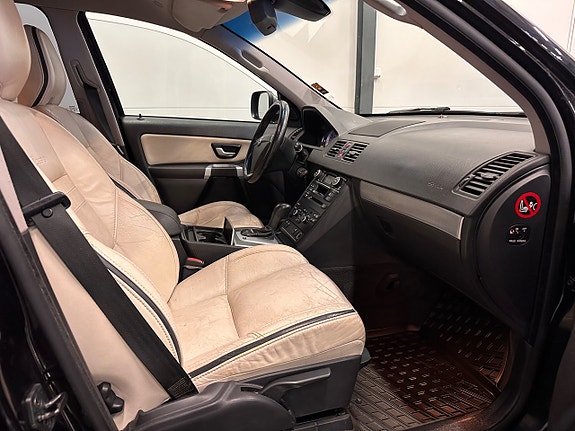 Volvo XC90 25 of 26