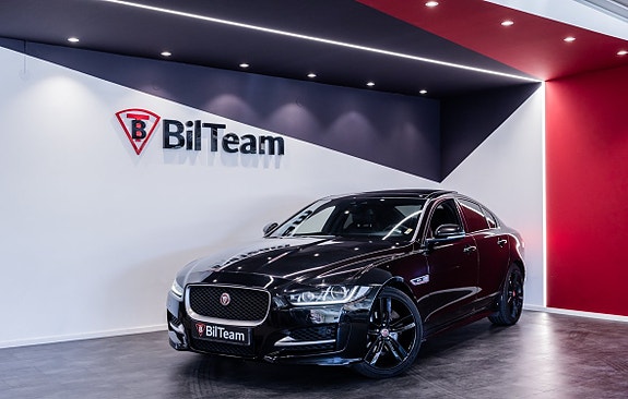 Jaguar XE 2 of 5