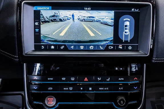 Jaguar XE 22 of 23