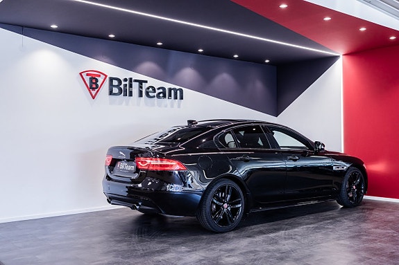 Jaguar XE 6 of 23