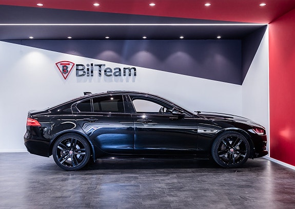 Jaguar XE 10 of 23