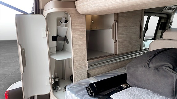 Volkswagen California 15 of 15