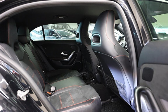 Mercedes-Benz A200 11 of 18