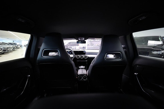 Mercedes-Benz A200 10 of 18