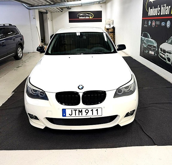 BMW 523i 5 of 5