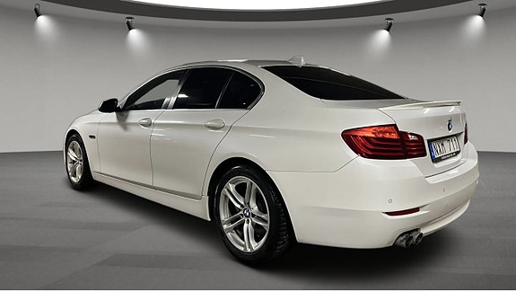 BMW 520d 4 of 5
