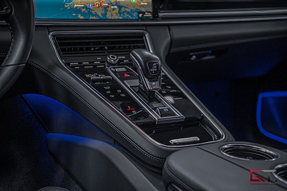 Porsche Panamera 4S 17 of 23
