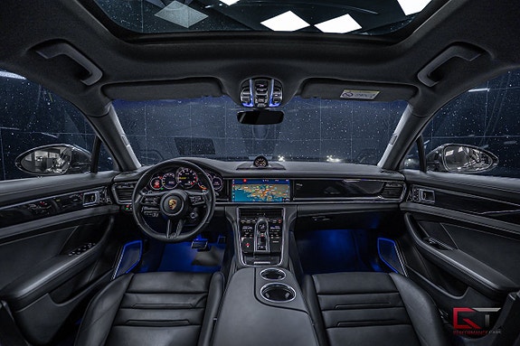 Porsche Panamera 4S 16 of 23