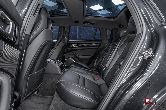 Porsche Panamera 4S 20 of 23