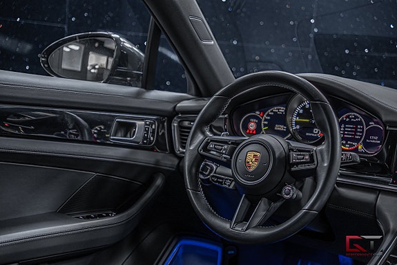 Porsche Panamera 4S 21 of 23
