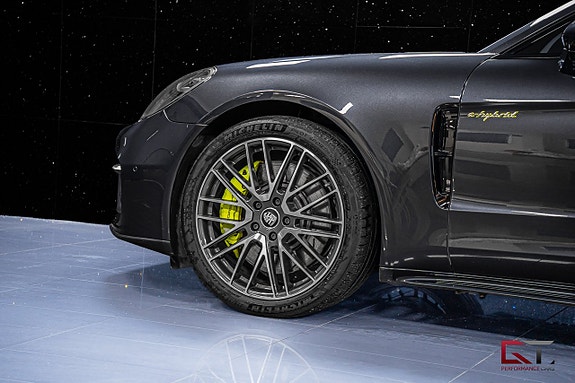 Porsche Panamera 4S 6 of 23
