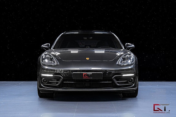 Porsche Panamera 4S 4 of 5