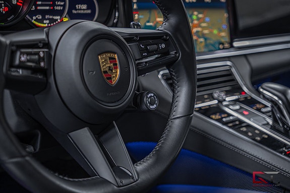 Porsche Panamera 4S 22 of 23