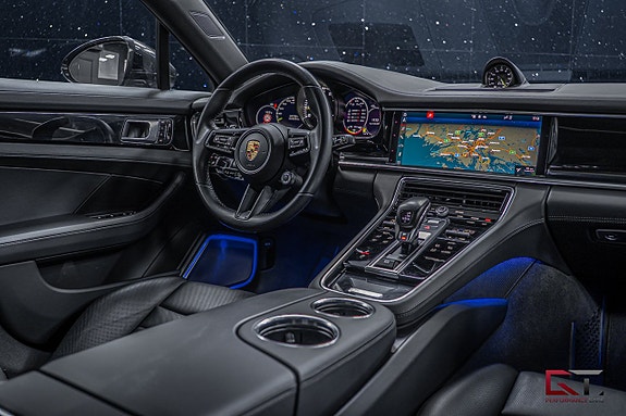 Porsche Panamera 4S 19 of 23