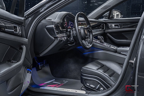 Porsche Panamera 4S 10 of 23