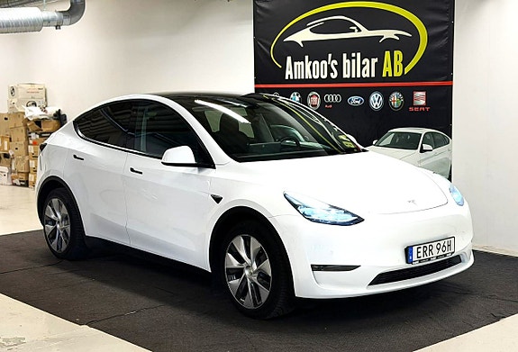 Tesla Model Y 4 of 22