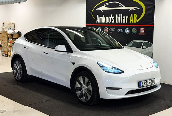 Tesla Model Y 3 of 22