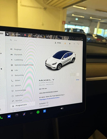 Tesla Model Y 17 of 22