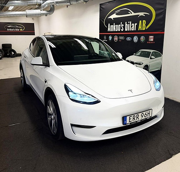 Tesla Model Y 5 of 22