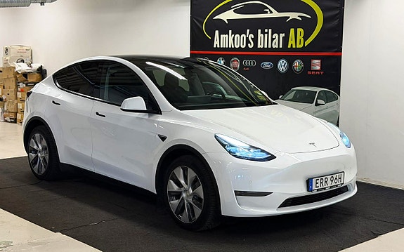 Tesla Model Y 2 of 22