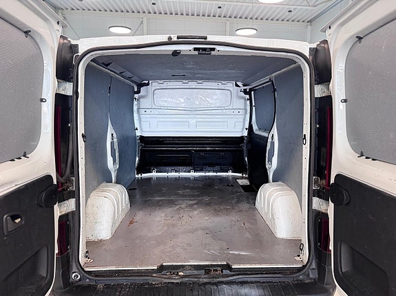 Renault Trafic 7 of 13