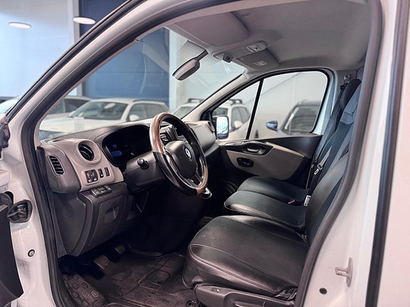 Renault Trafic 9 of 13