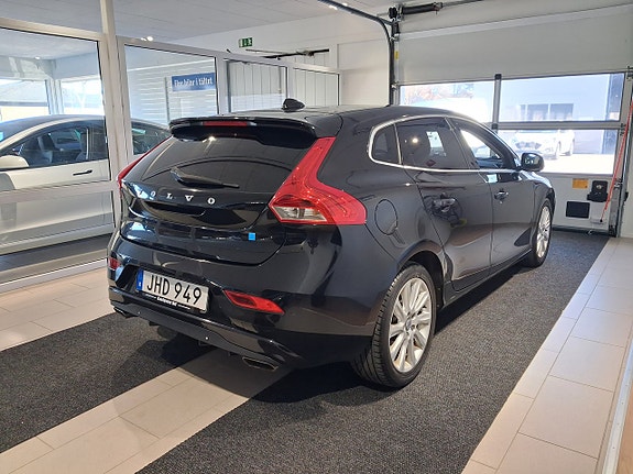 Volvo V40 4 of 7