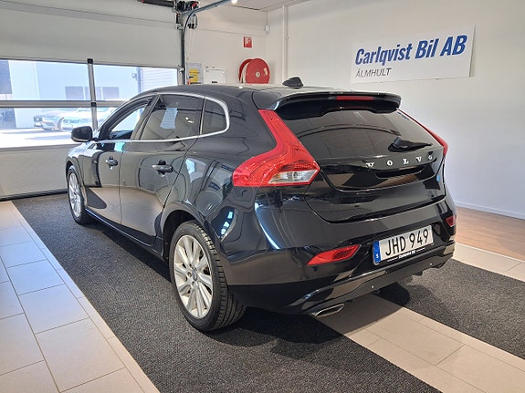Volvo V40 3 of 7