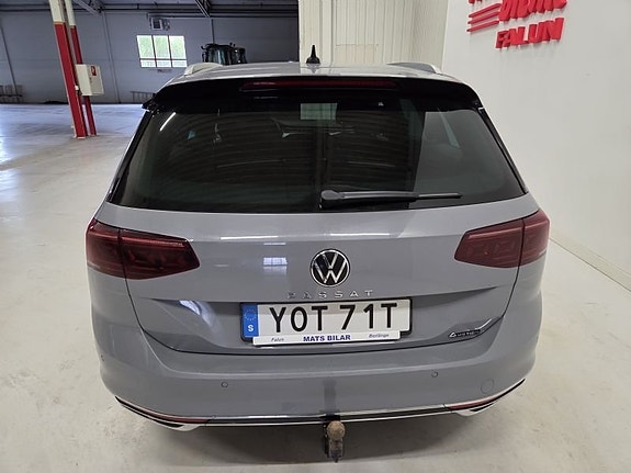 Volkswagen Passat 7 of 10