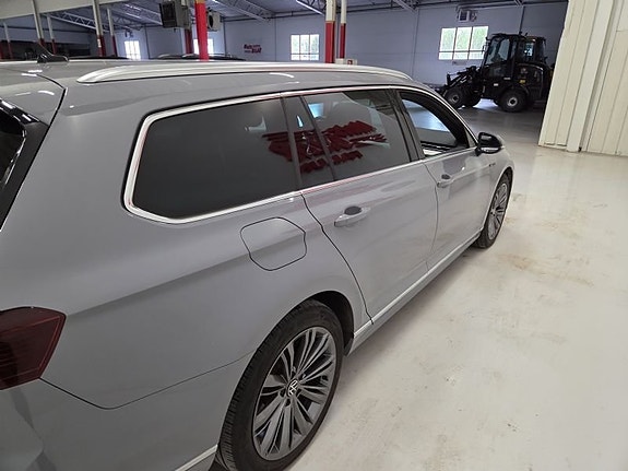 Volkswagen Passat 6 of 10