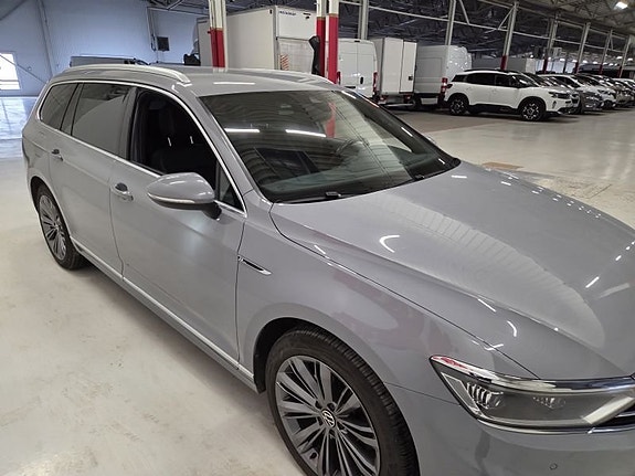 Volkswagen Passat 3 of 5