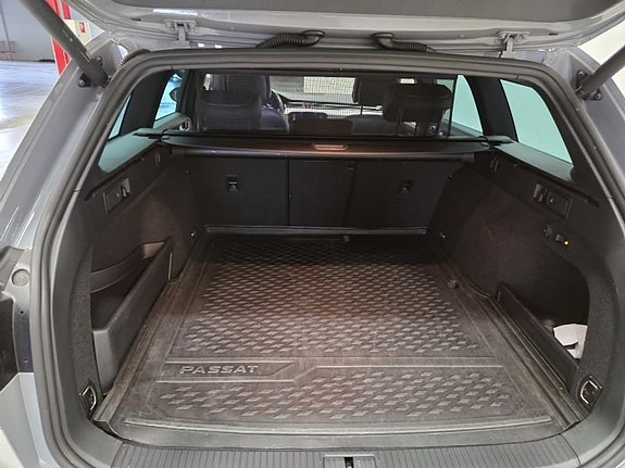 Volkswagen Passat 8 of 10