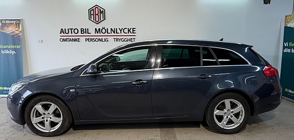 Opel Insignia 2 of 5