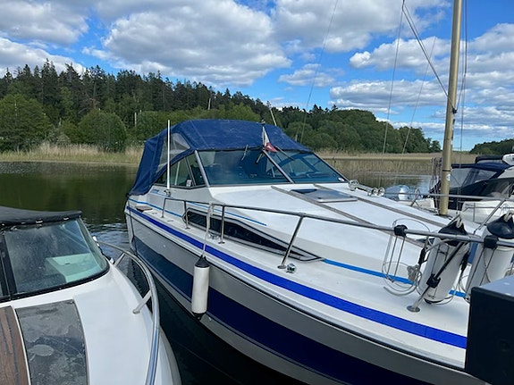 Sea Ray  Sundancer  25 fot med ny Mercriser  350 mpi 7 of 12