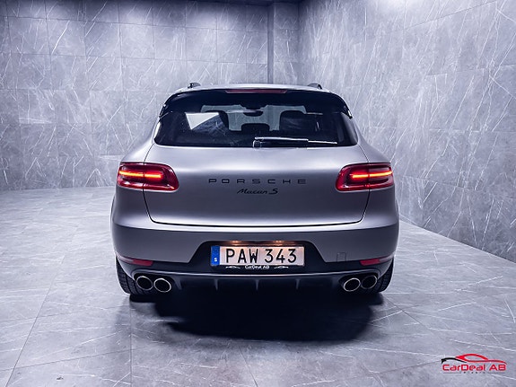 Porsche Macan S 6 of 28