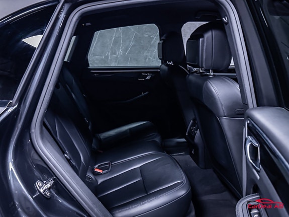 Porsche Macan S 16 of 28